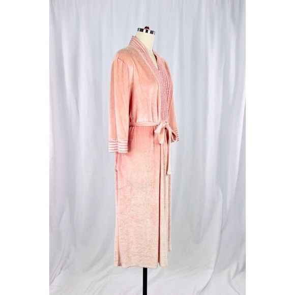 Vintage 1960's Pink Velvet Quilted Satin Robe Dressing Gown - Picture 3 of 13